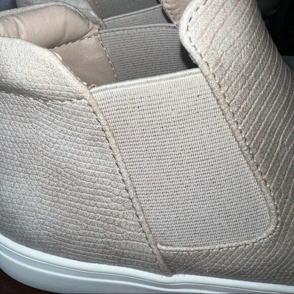 Coconuts By Matisse Harlan Slip on High Top Sneaker Taupe Size 6 - Picture 12 of 12